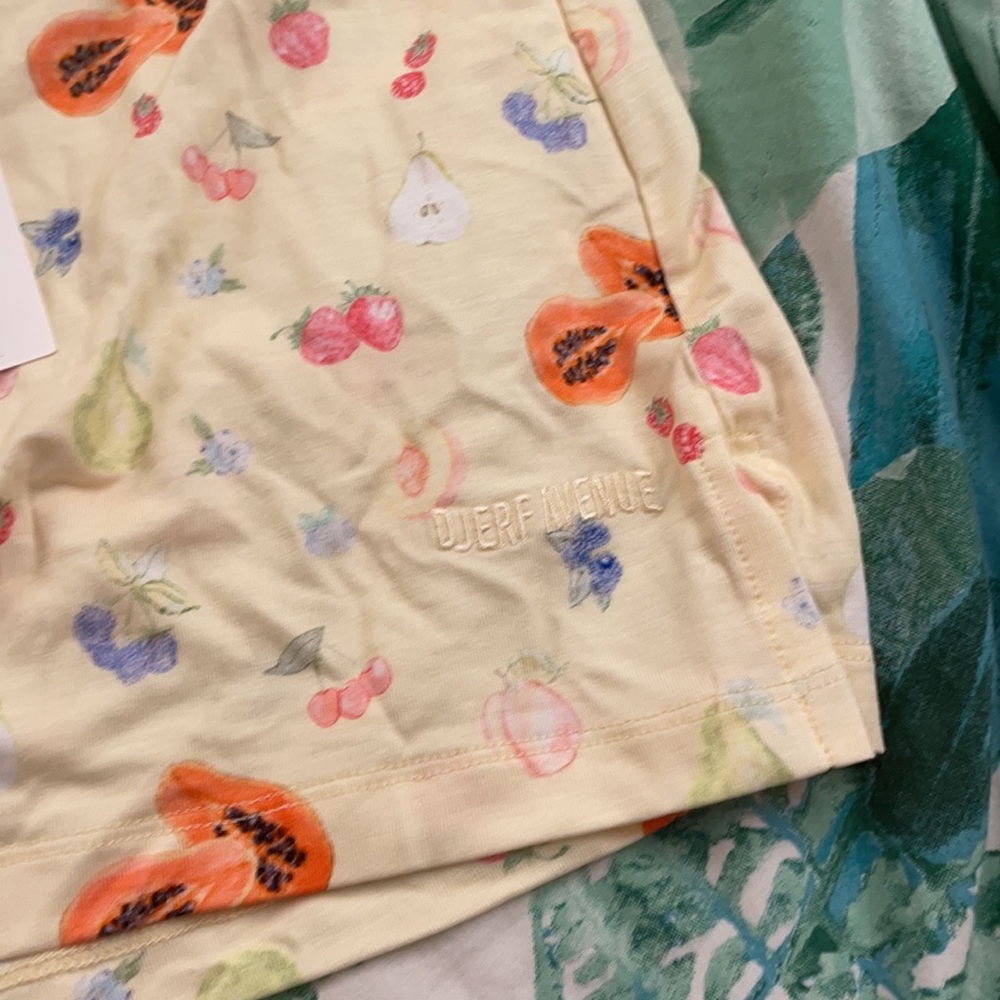 NWT Djerf avenue go slow shorts fruit xs - Picture 3 of 5